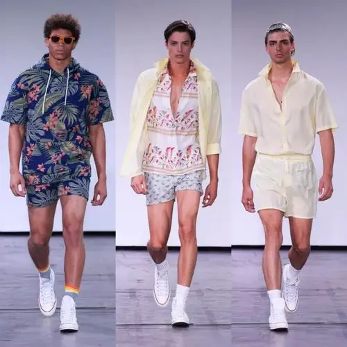 纽约时装周又一场性感男模泳装秀parkeronen