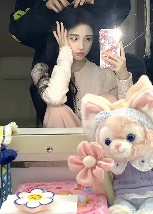 鞠婧祎双丸子头女高