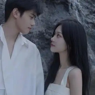 情侣头像一半一张真人