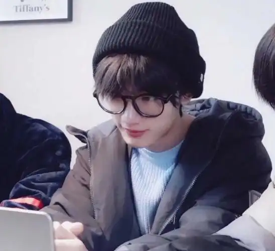 丁程鑫戴眼镜好奶##果然是时代少年团的心头镜##女大