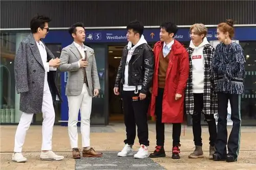 selina现场"表白"郑恺 陈赫醋意大发直言要"崩溃"在上一季《奔跑吧》