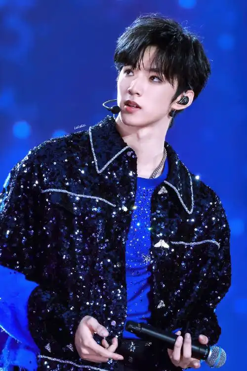 刘耀文楼间楼演唱会