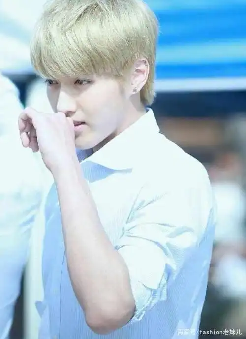 吴亦凡重回齐刘海造型,上演眼镜杀,你扛得住吗?