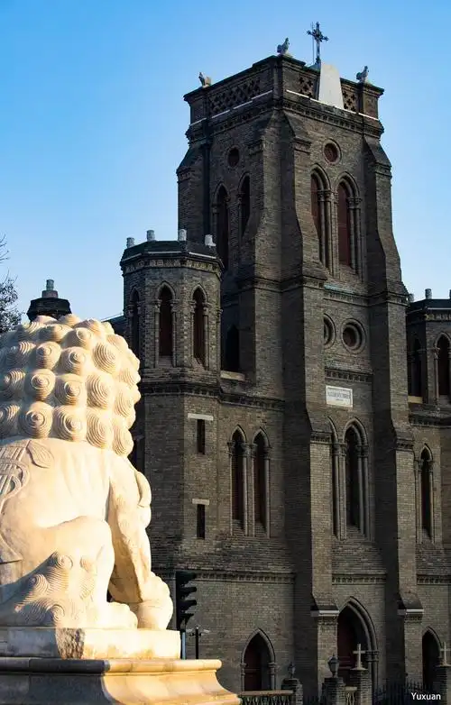 望海楼教堂和石狮子