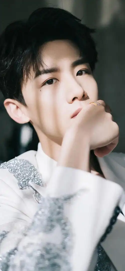 白敬亭男友力的锁屏壁纸_高清图集_新浪网