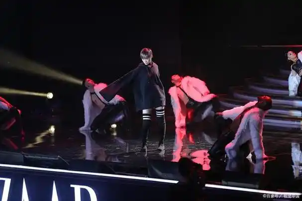张艺兴演唱会舞蹈动作惹争议