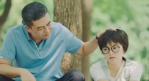 连续3部戏演张嘉译女儿,赵今麦资源太好了,幕后力捧她的有来头