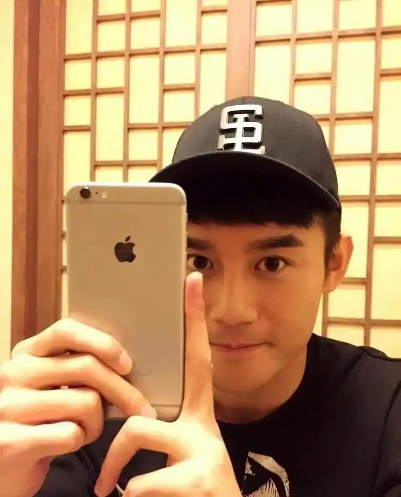 "自拍"#王凯 - 抖音