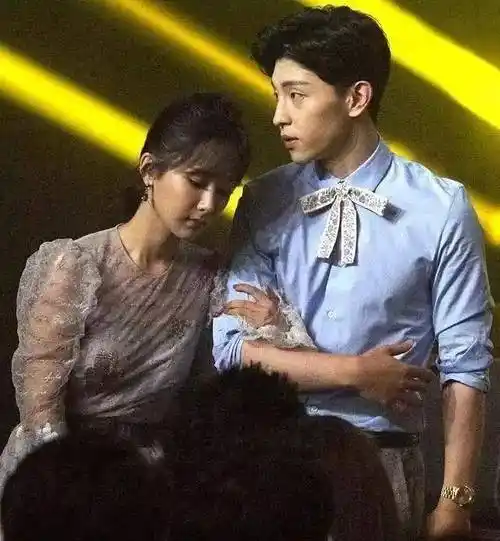 杨紫邓伦又开始撕起来了?到底是邓伦没风度还是杨紫骚操作?