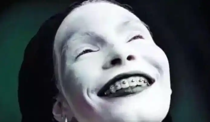 可在某些时候也会一些小小阴暗,你一般不会想象恐怖黑暗的那一方面