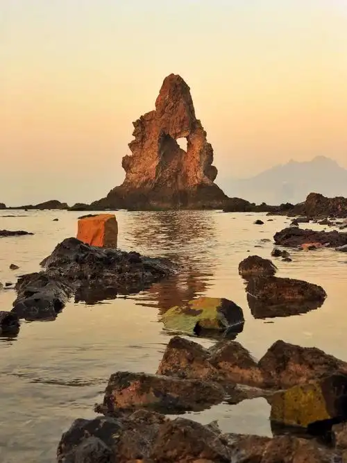 日出海上——青岛石老人观日出