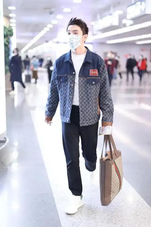 男星街拍|木子洋夏威夷风提前入夏,"少爷"jared leto牺牲美色拍新片