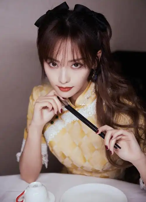 旗袍发型图片长发(真羡慕张嘉倪的蚂蚁腰) - 赤虎壹号