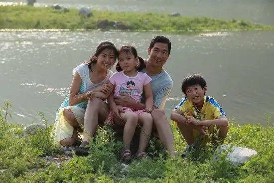 《养父》江苏卫视热播 张国立力捧三童星