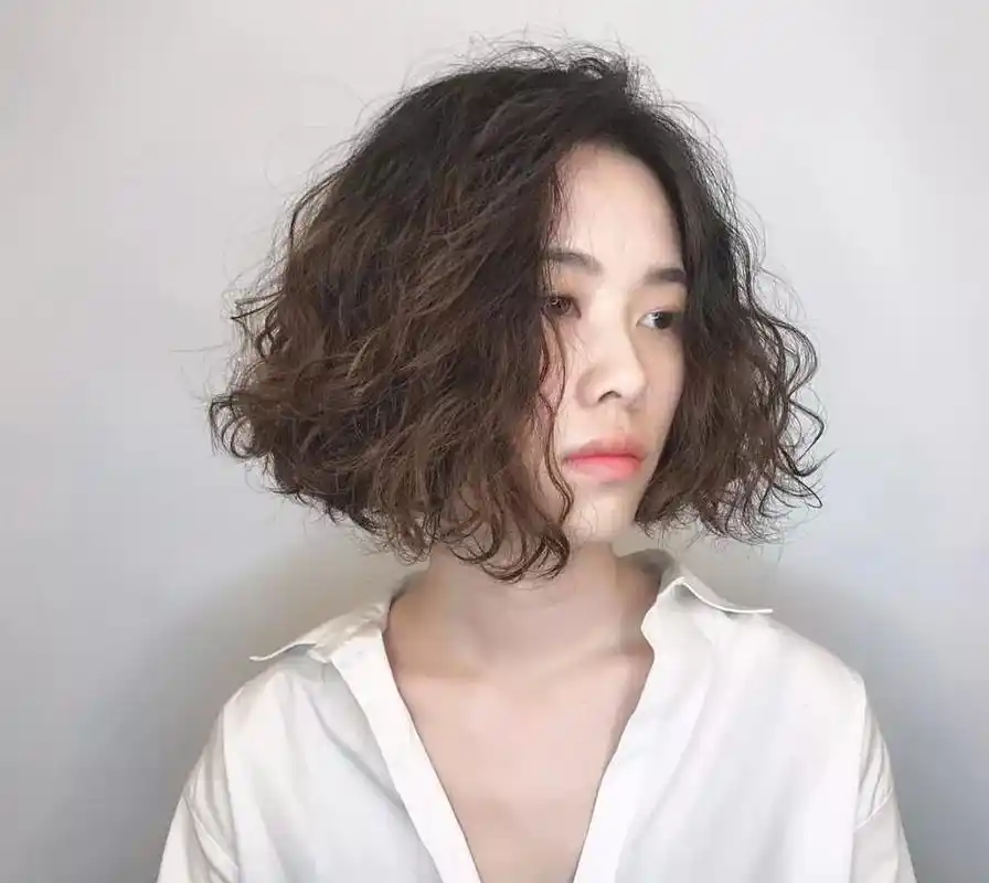 10款适合圆脸的中卷发