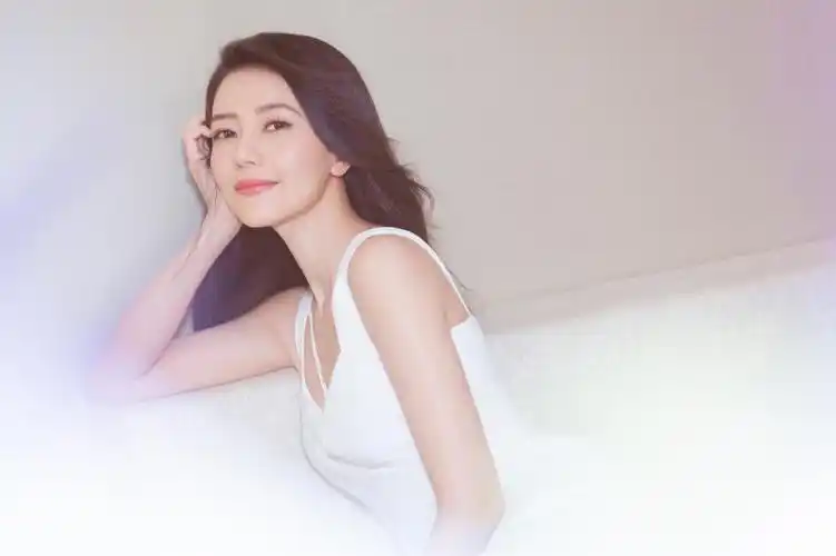 高圆圆优雅性感写真,高清图片,壁纸 - 酷酷桌面