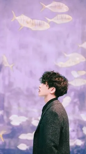 蔡徐坤精修(手机壁纸 紫)