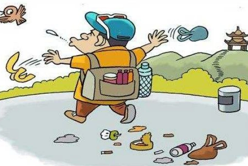 经常能看到一些四处散落的果皮纸屑,并且大多数人的随手乱丢是无意识