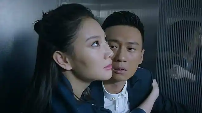 我的辣妹保镖:穷小伙抛弃特种兵女友,摇身一变成老总,再见太绝-影视综