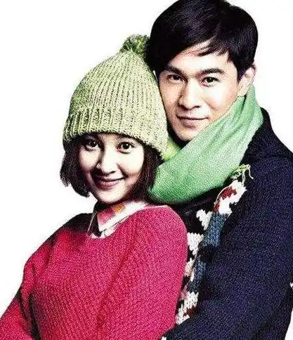 王丽坤被他睡了8年,转身被绿并和别人"奉子成婚",如今仍单身