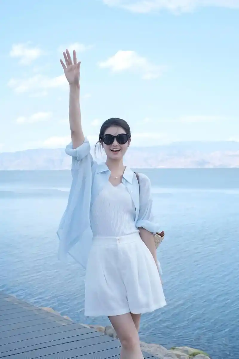 做个清淡寡言的女子 安静于暖 安然于甜 目有所望 心有所想  - 抖音