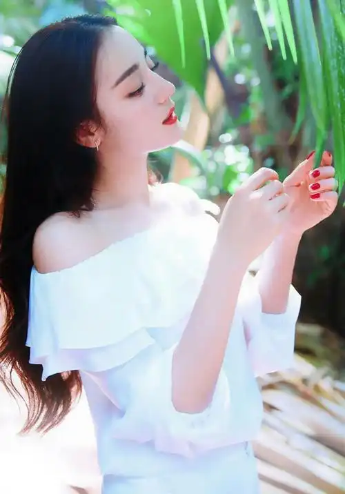 迪丽热巴个人资料(简介,身高,年龄,三围,图片)