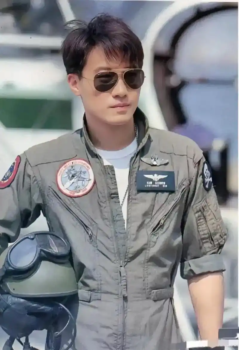 黎明年轻时很帅