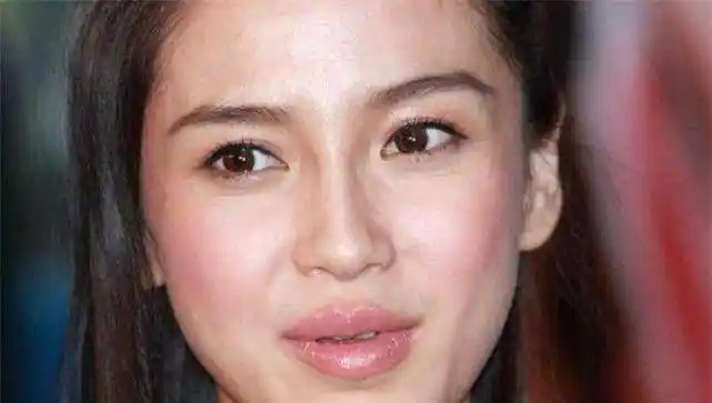 明星不化妆:赵丽颖清纯,刘亦菲有点黑,最后一位大眼睛亮了_网友_皮肤