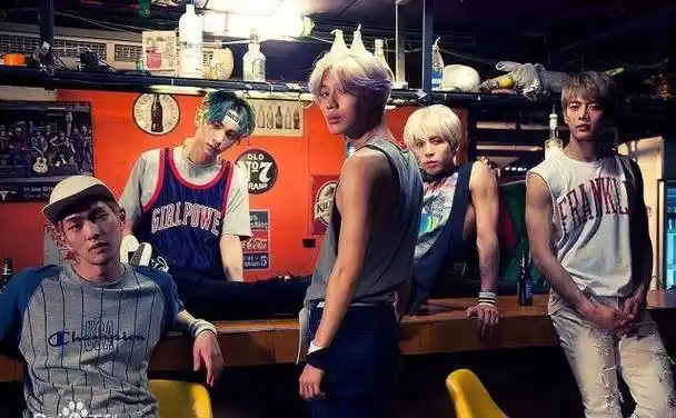 shinee成员看起来就不是很会打架的人,而且有解决问题的独特方式