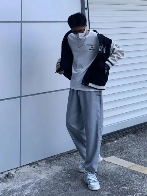 炸街穿搭男生必备灰色运动裤
