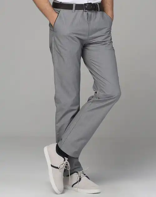 浅灰色男士休闲裤