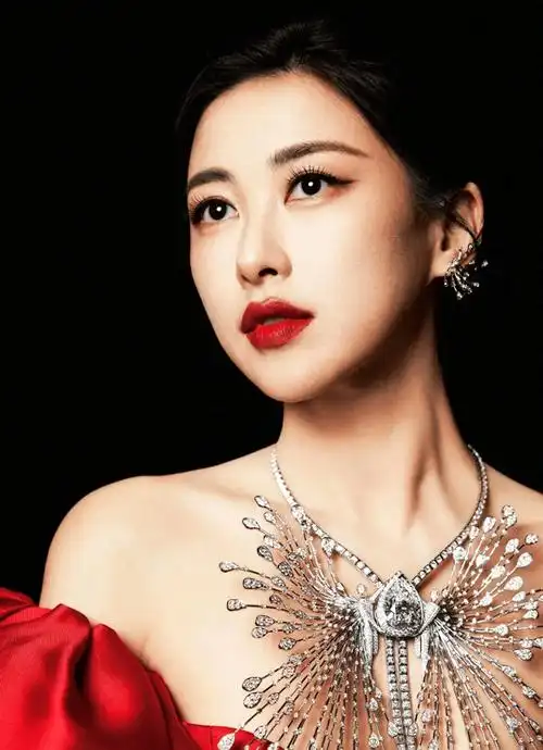 原创迷倒法拉利太子的朱珠到底有什么魅力看完私生活照懂了