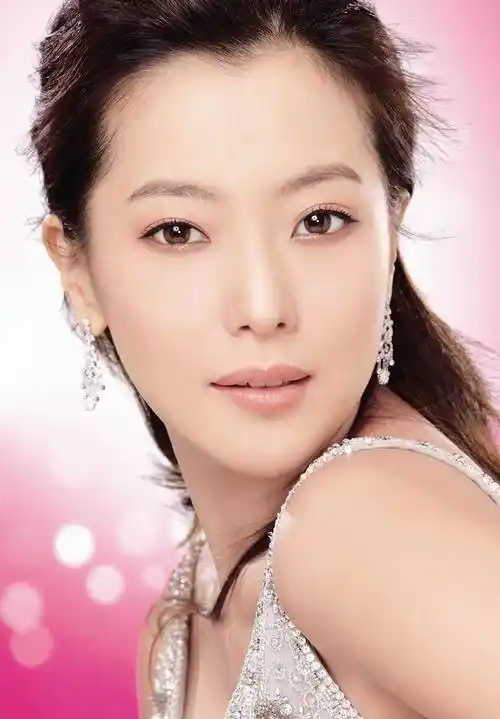 金喜善"长相平平"到底算不算顶级美女?看她的16岁到47岁就知道_感觉_