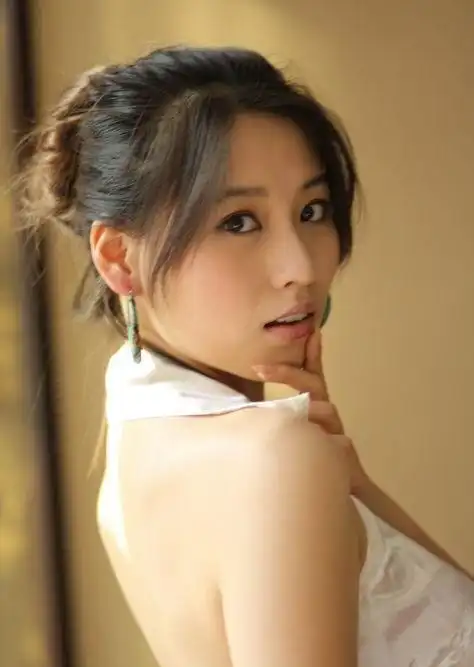 《家有儿女》中的她,因在地下车库被打坏假鼻子,如今销声匿迹!