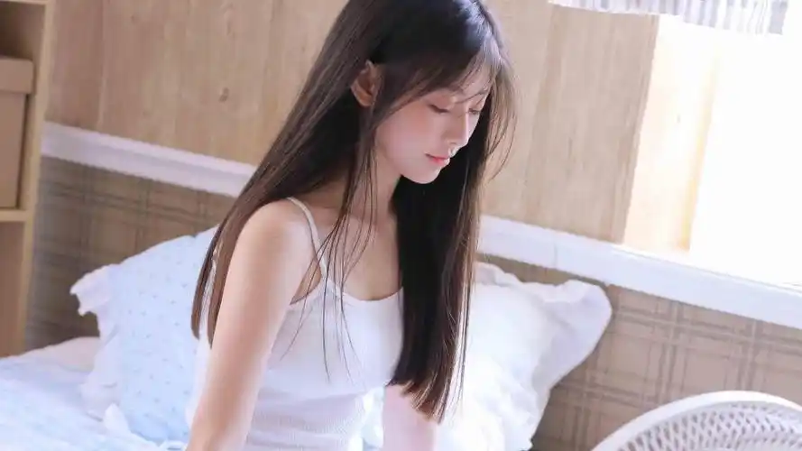 2021温婉迷人气质美女,高清壁纸图片,清纯美女-回车桌面