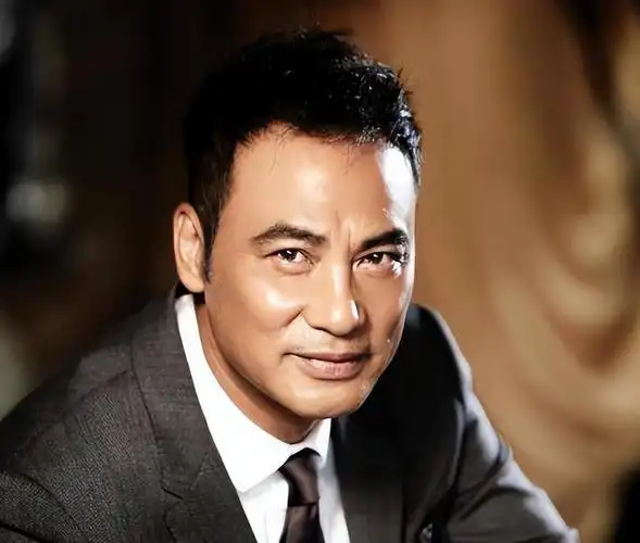 回顾任达华:一生只有一段情因爱丁克,却在50岁看到女儿泪流满面