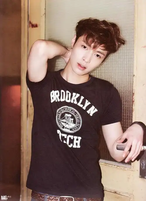 张艺兴的哪个照片gif视频让你觉得嗷心中了一箭