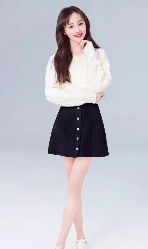 郑爽生日穿白裙,被赞颜值重回巅峰时期,网友:还是那个小仙女