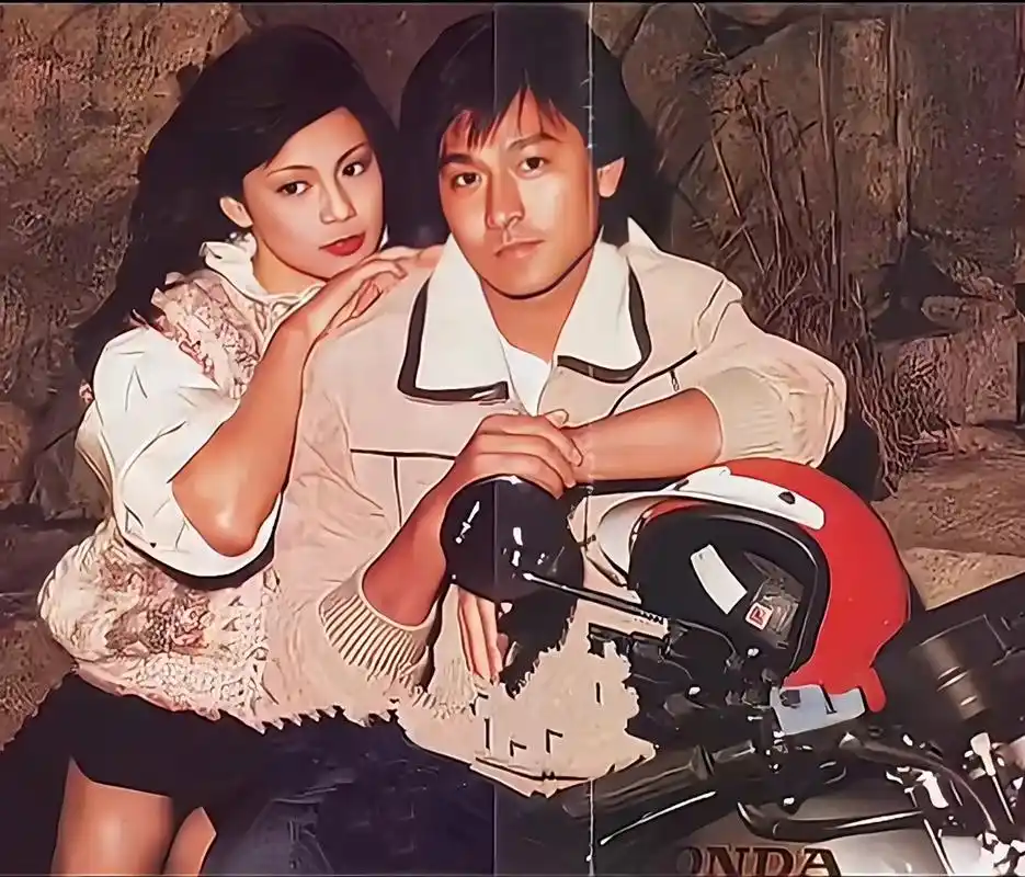 作为翁美玲的好朋友,当