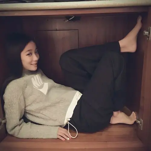 王珞丹被嫌脸圆不吃晚饭被工作人员锁柜里