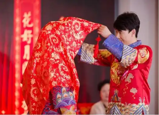 90后夫妻婚礼伴手礼走红网友称随礼1000也值