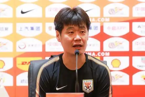 官宣:山东鲁能宣布李霄鹏因身体原因下课,真实原因成谜!