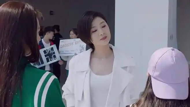 亲爱的热爱的:艾情亲自来送票,亚亚迷妹脸,佟年大嫂身份坐实!