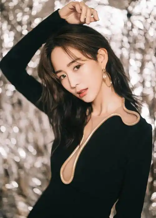 "性感女神"张钧甯年底与《误杀》导演大婚,两人多次因戏生情!