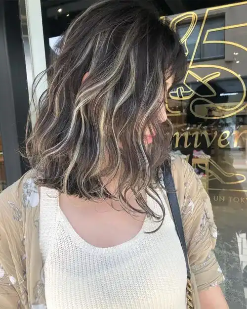 中长发线条感挑染头发图片