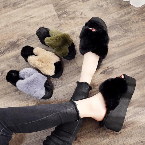 2024新款秋冬季加绒松糕毛毛拖鞋外穿女厚底坡跟交叉高跟时尚凉拖