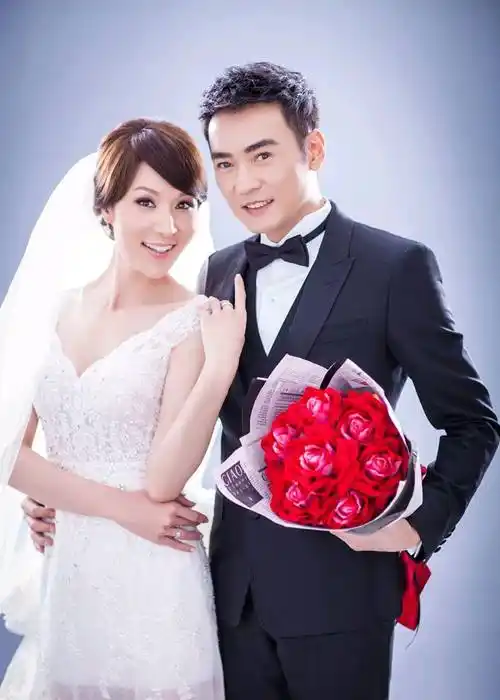 焦恩俊晒自己的"买家秀",自侃"老眼昏花"错买女装_古装_衣服_身材