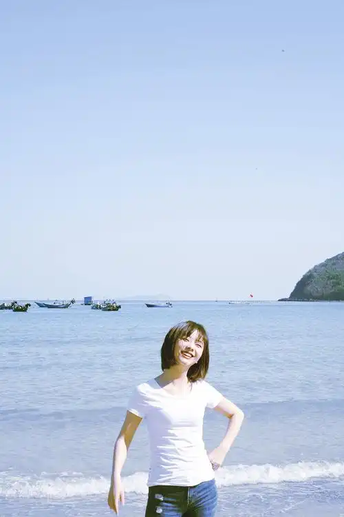 谭松韵晒照变身行走的表情包偶像包袱离家出走