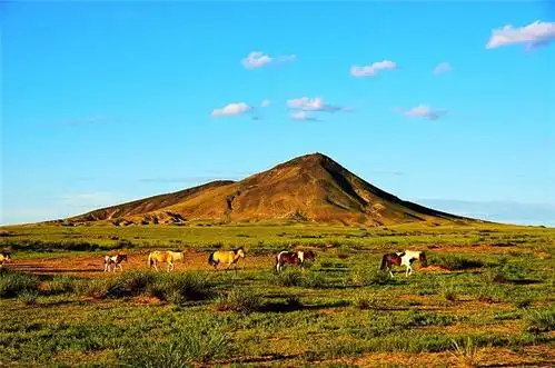 河流湍急的黄河, 河套平原上的草原和湖泊. 只要你远行,哪里都是景!