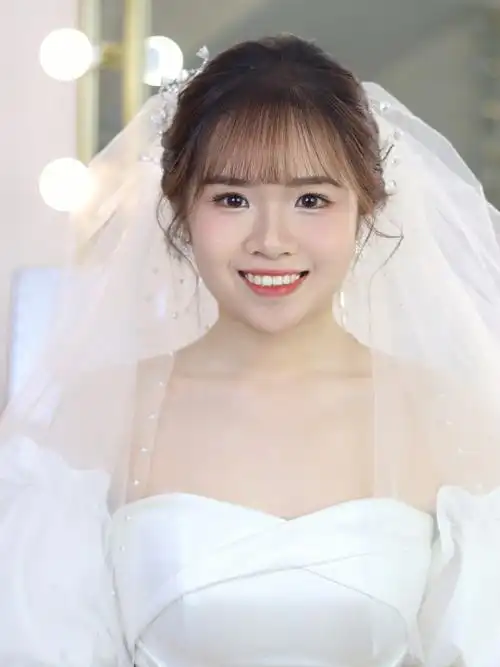 好喜欢这种甜甜的新娘妆感